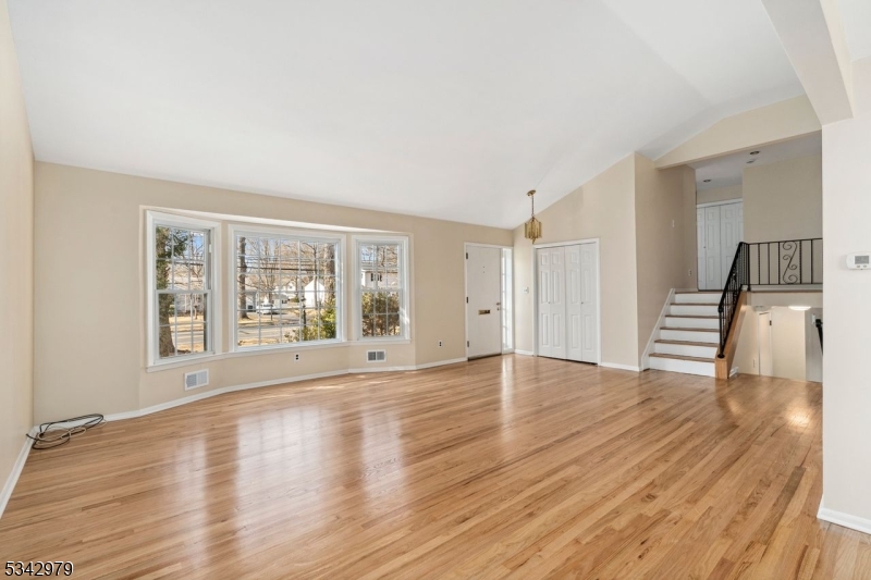 464 Park Ave