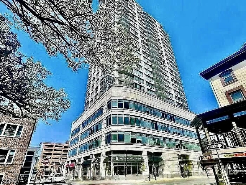 One Spring Street - Residential