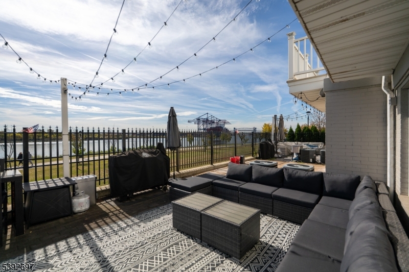 Harbor Front - Residential