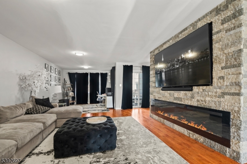 Harbor Front - Residential