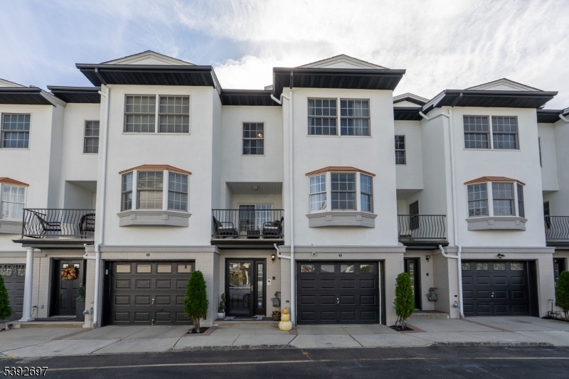 Harbor Front - Residential