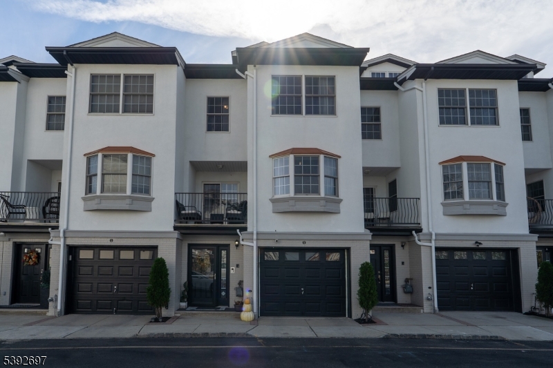 Harbor Front - Residential