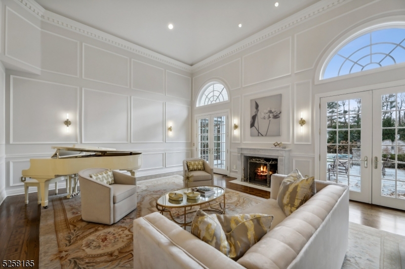 CHESTNUT HILL - Residential