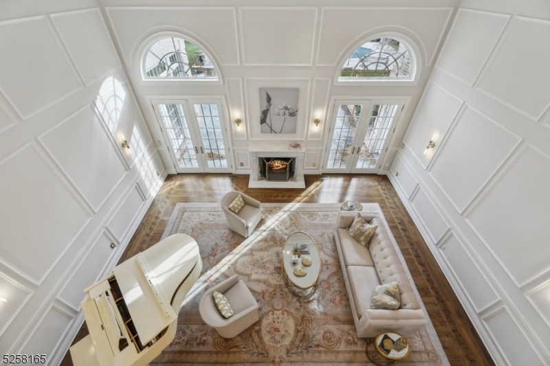 CHESTNUT HILL - Residential