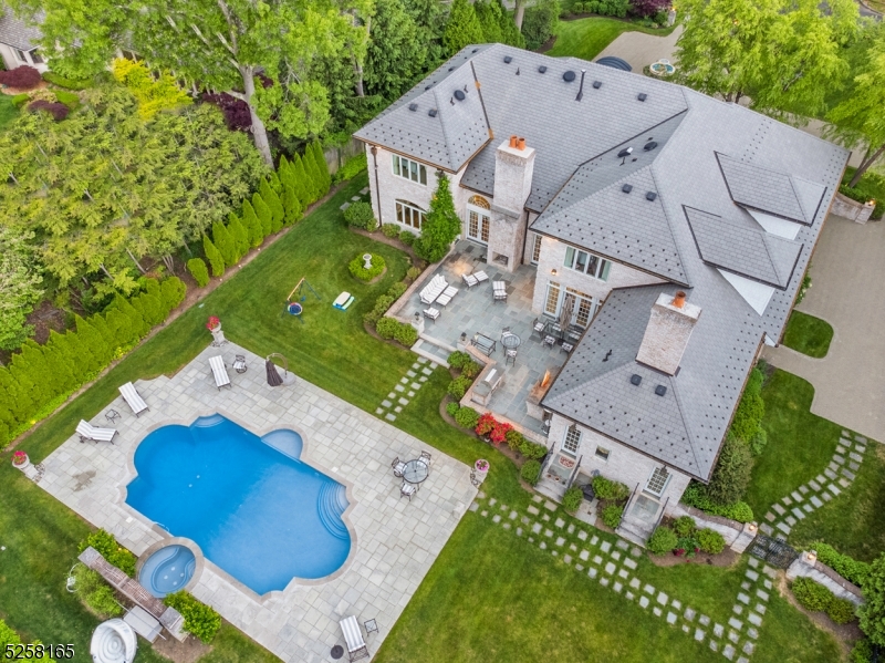 CHESTNUT HILL - Residential