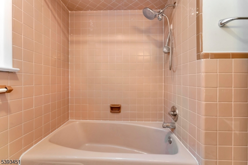 Raritan Gardens - Residential