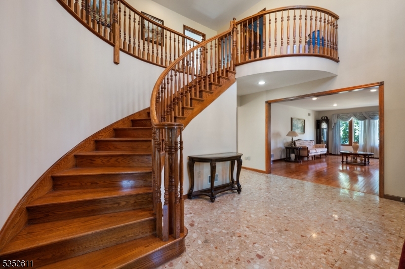 39 Lenox Rd
