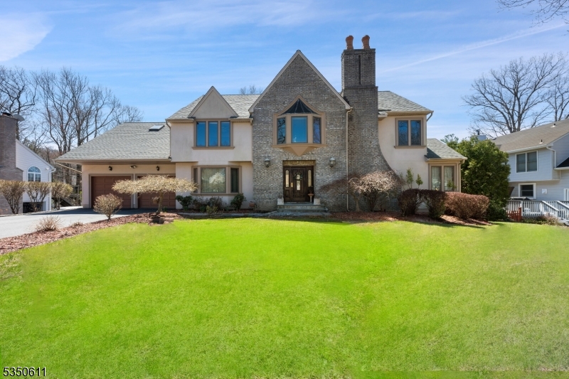 39 Lenox Rd