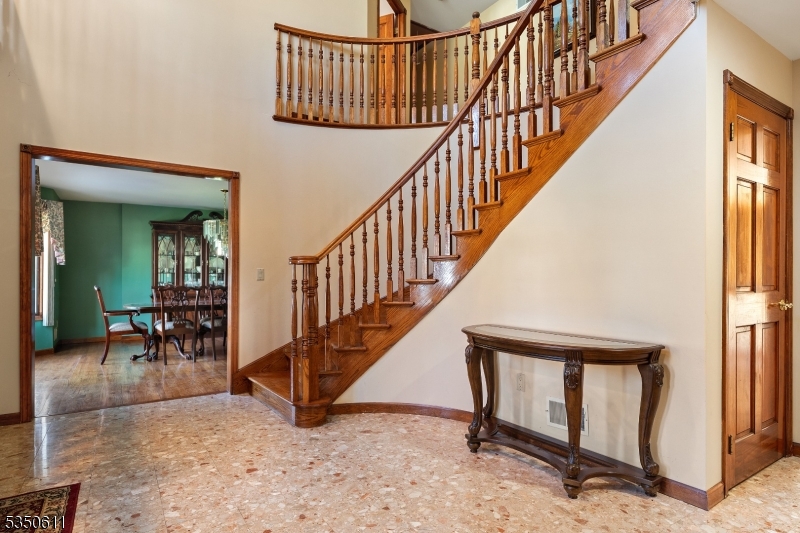 39 Lenox Rd