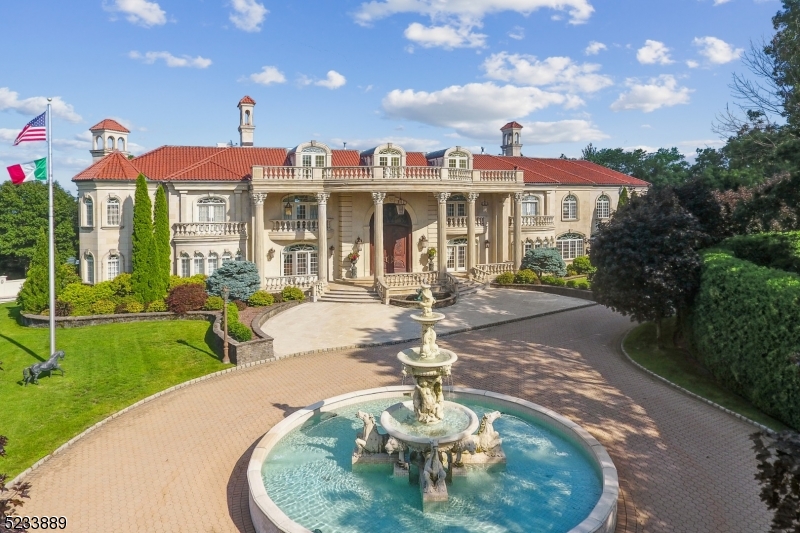 50 Laura Dr