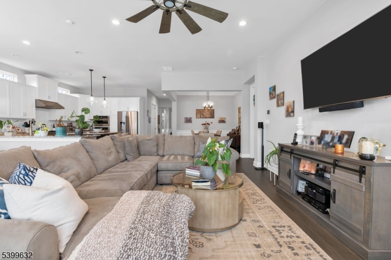 Regency At Flanders - Residential