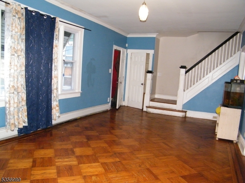 239 Nesbit Ter