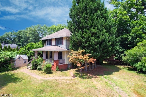 8 BRIAN CT, PEQUANNOCK, NJ 07440 - Image f1c30f4e25a75d327b044a330be28734/4146733989