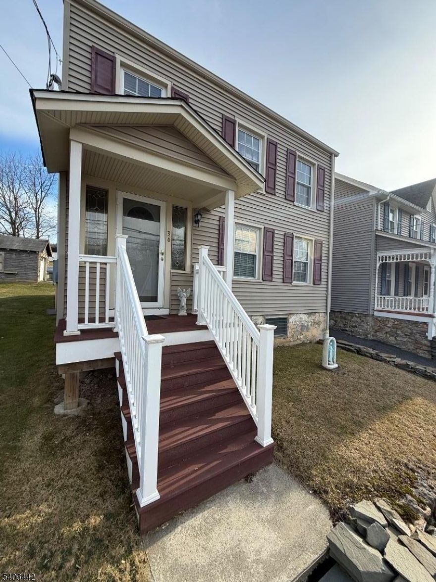 LARGE LOT WITH PLENTY OF POSSIBITIES, CUTE COLONIAL