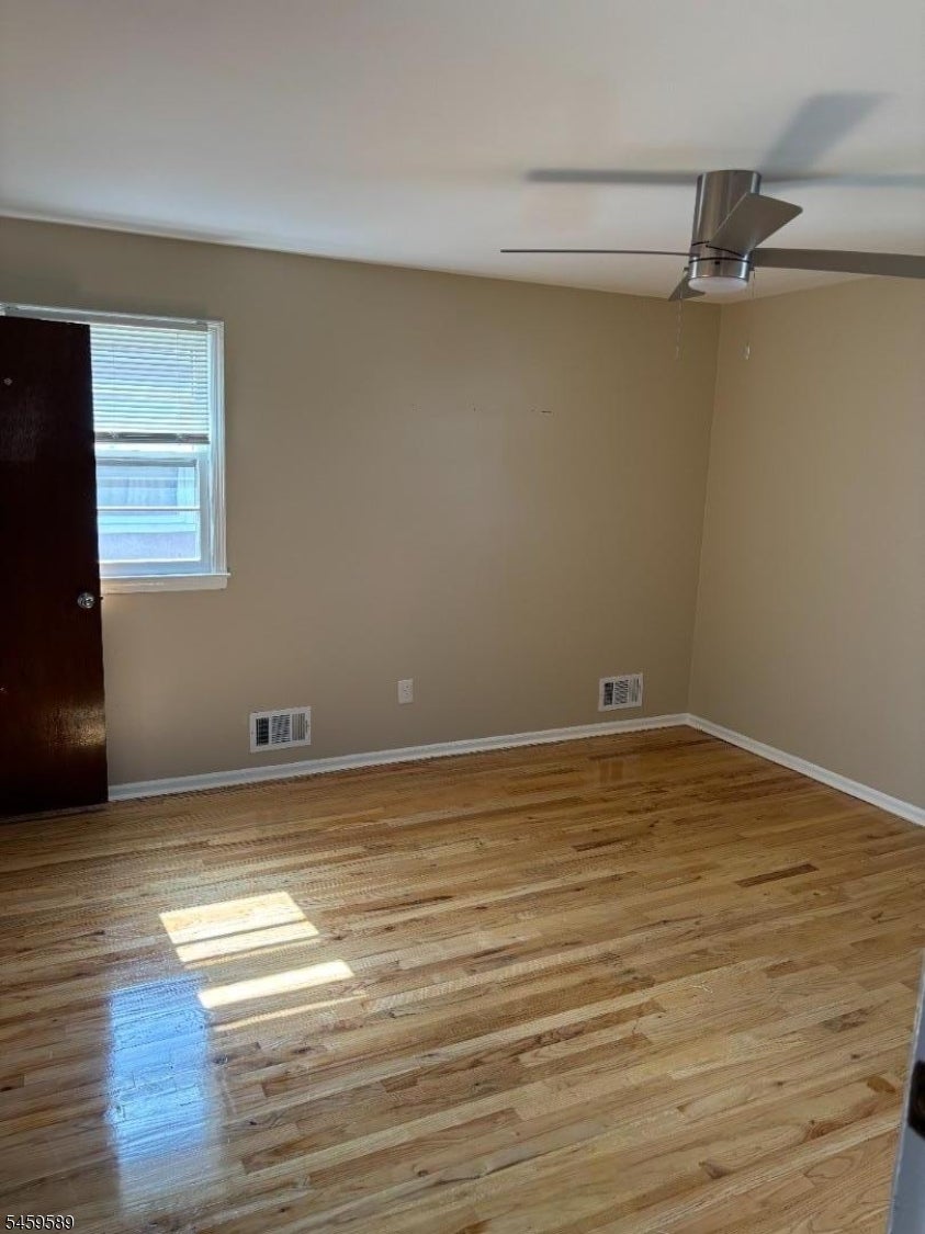 37 Young Ave 2nd Fl 2 - Photo 3