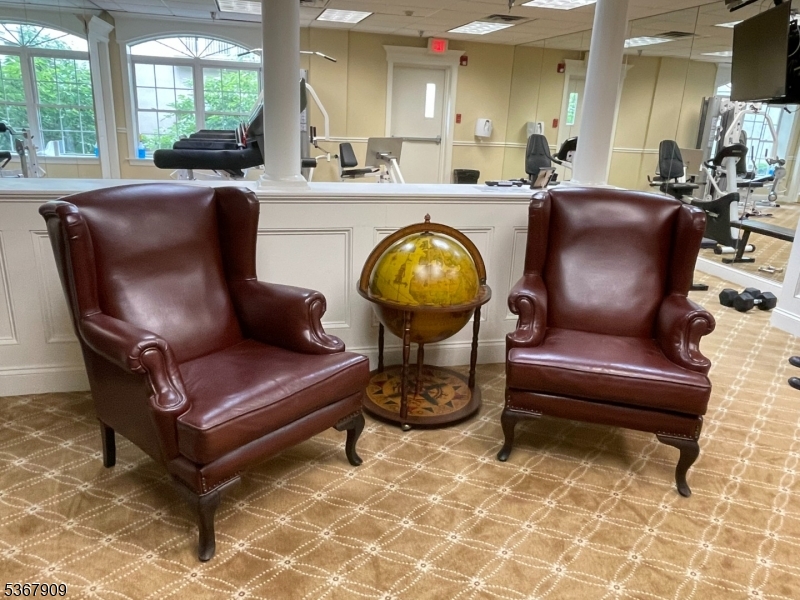 Rochelle Park Twp., New Jersey 07662, United States, 2 Bedrooms Bedrooms, ,2 BathroomsBathrooms,Residential,Active,160552