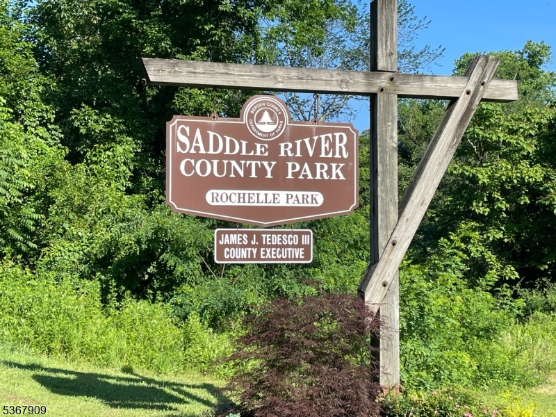 Rochelle Park Twp., New Jersey 07662, United States, 2 Bedrooms Bedrooms, ,2 BathroomsBathrooms,Residential,Active,160552