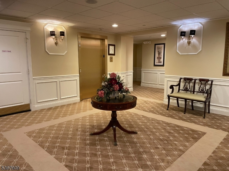 Rochelle Park Twp., New Jersey 07662, United States, 2 Bedrooms Bedrooms, ,2 BathroomsBathrooms,Residential,Active,160552