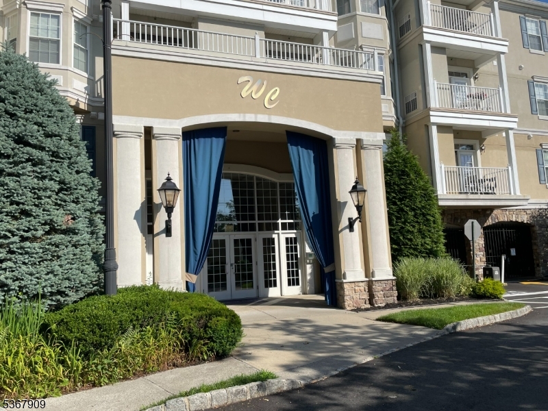 Rochelle Park Twp., New Jersey 07662, United States, 2 Bedrooms Bedrooms, ,2 BathroomsBathrooms,Residential,Active,160552