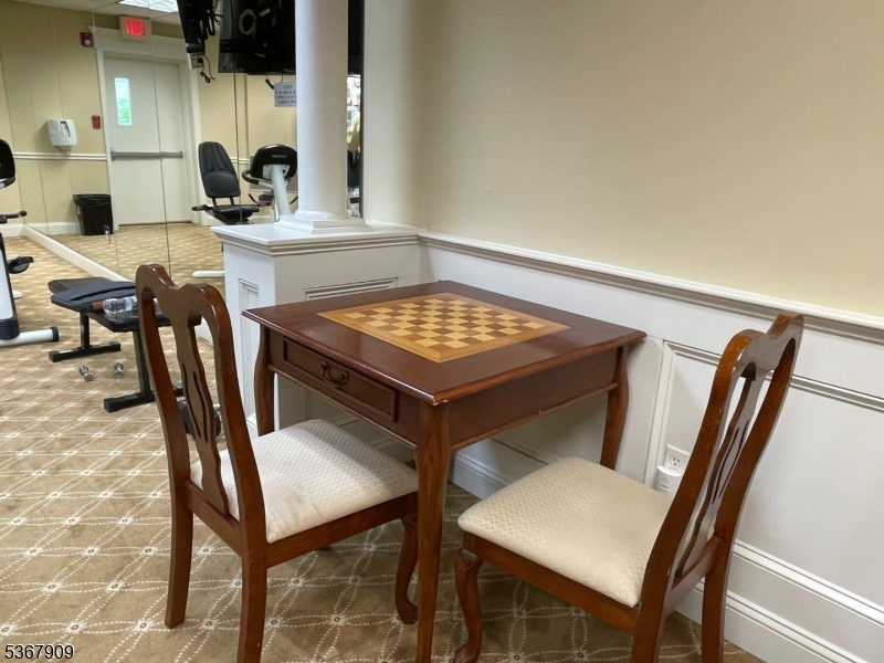 Rochelle Park Twp., New Jersey 07662, United States, 2 Bedrooms Bedrooms, ,2 BathroomsBathrooms,Residential,Active,160552