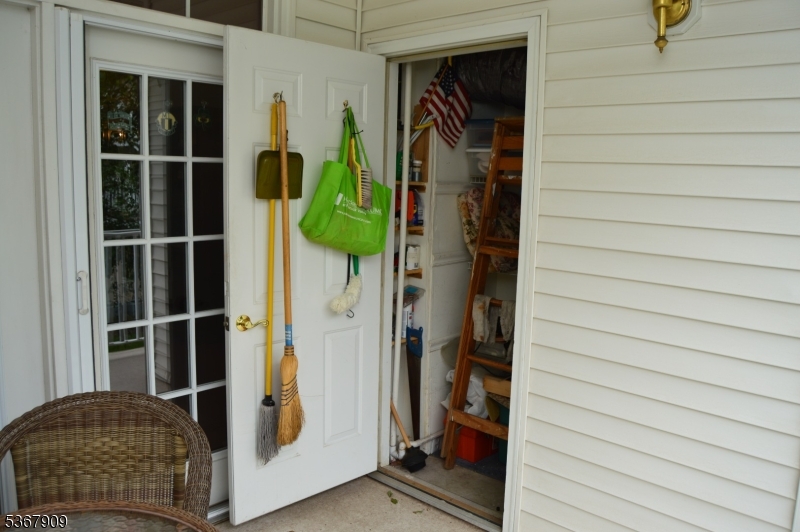 Rochelle Park Twp., New Jersey 07662, United States, 2 Bedrooms Bedrooms, ,2 BathroomsBathrooms,Residential,Active,160552