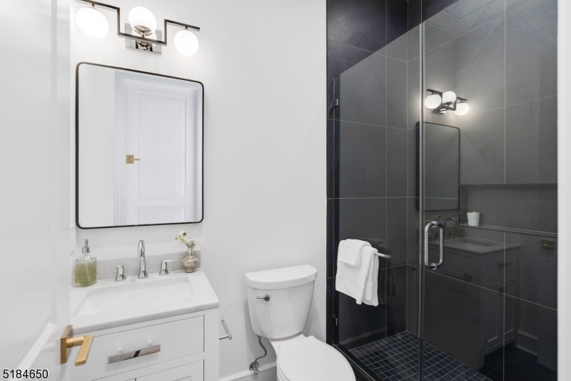 CHESTNUT HILL - Residential