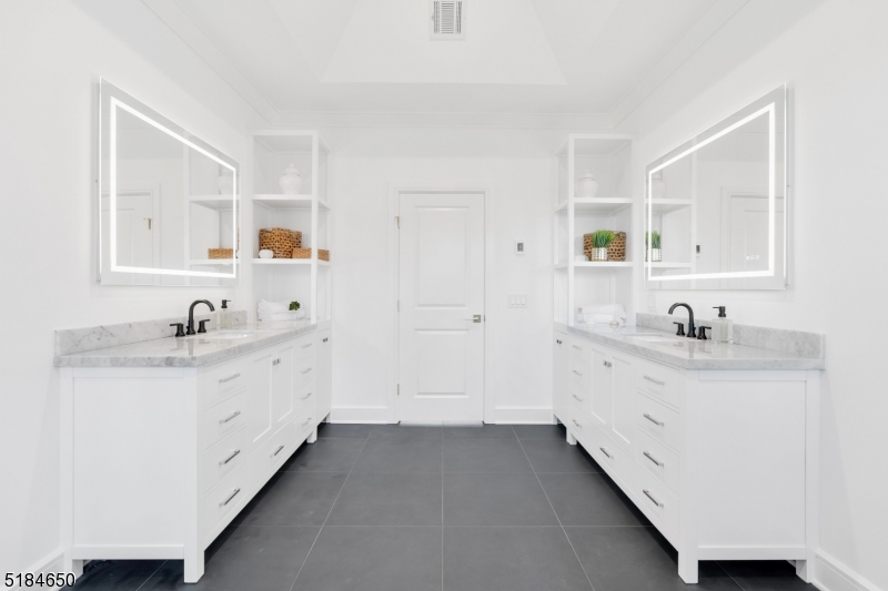 CHESTNUT HILL - Residential