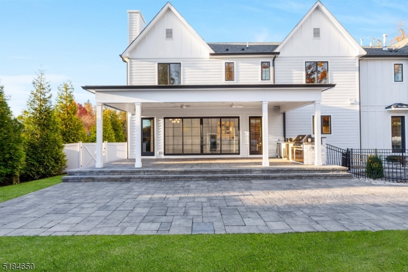 CHESTNUT HILL - Residential