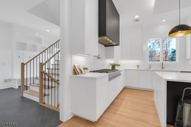 CHESTNUT HILL - Residential