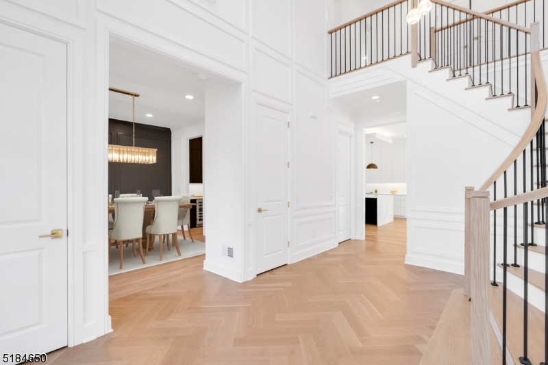 CHESTNUT HILL - Residential