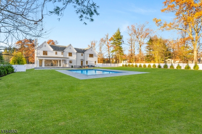 CHESTNUT HILL - Residential