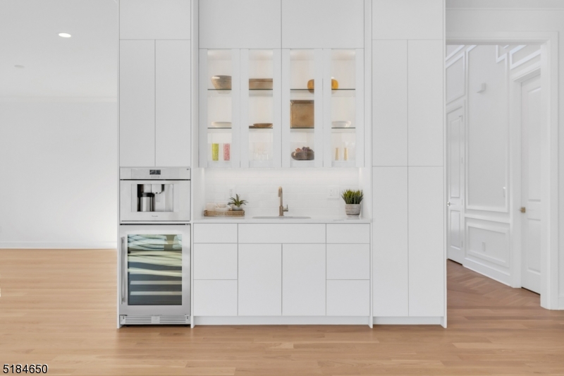 CHESTNUT HILL - Residential