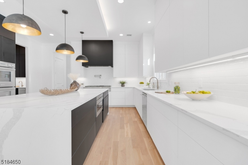 CHESTNUT HILL - Residential