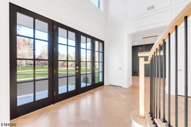 CHESTNUT HILL - Residential