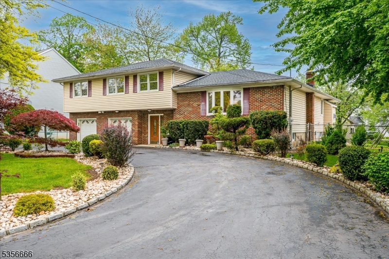 878 Beatrice Pkwy