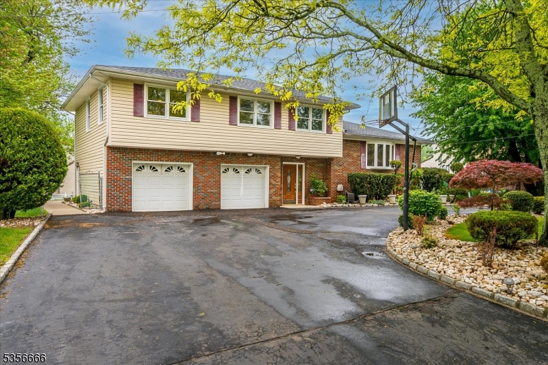 878 Beatrice Pkwy
