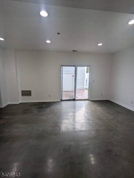 Maplewood Crossings - Residential Lease