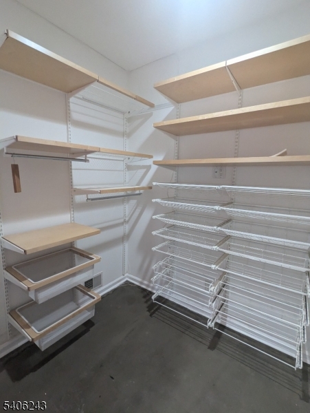 Maplewood Crossings - Residential Lease