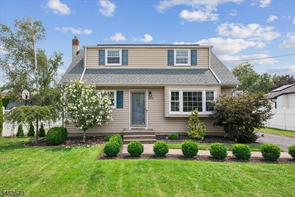813 RARITAN AVE, MANVILLE, NJ 08835 - Image f2ef1354a67cd36f982a38a27dfb73dd/1008554323