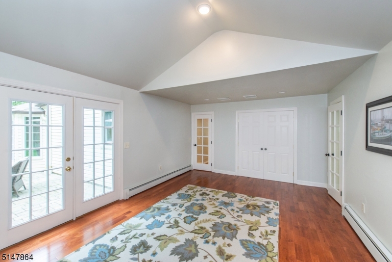 Nestlingwood/Wood Valley - Residential