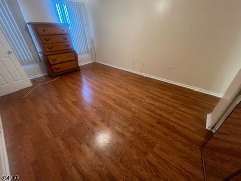 11 Seton Hall Dr, Newark City, NJ 07103 - #: 3949672