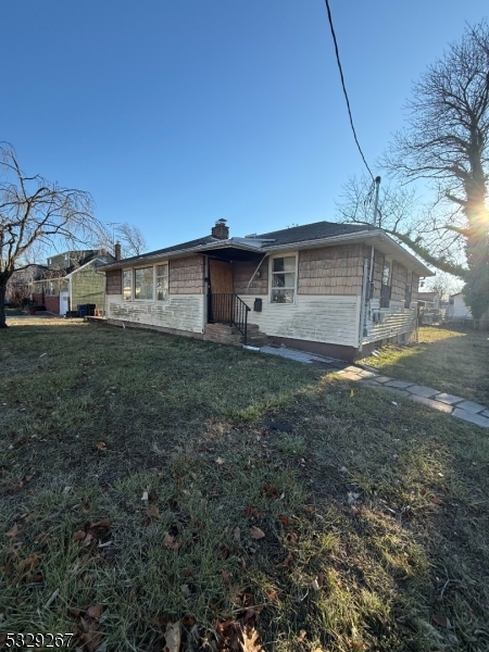 ENTER AT YOUR OWN RISK. This is a total renovation property, perfect for flip/investors. Must be seen to be appreciated. Great opportunity. ENTER AT YOUR OWN RISK.