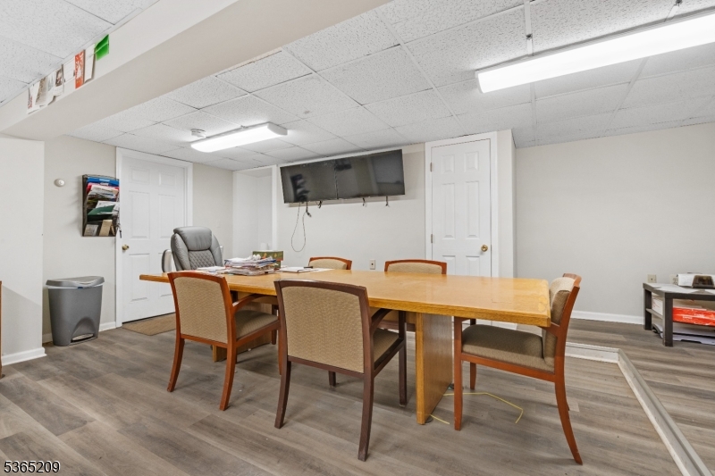 OUTDOOR TRUCK PARKING - Commercial Lease