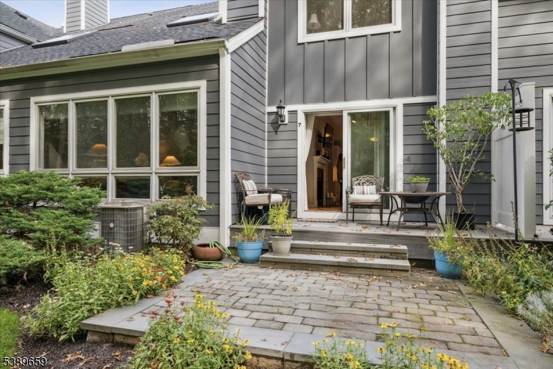 WOODSIDE - Residential