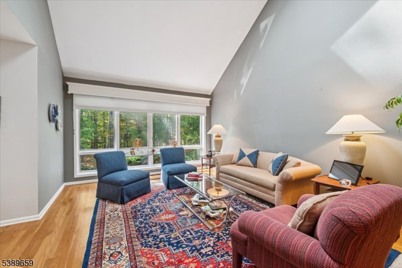 WOODSIDE - Residential