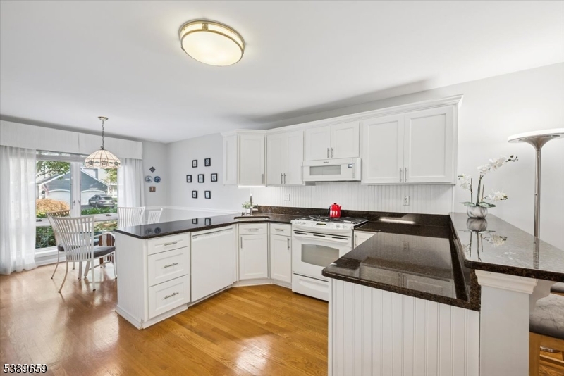 WOODSIDE - Residential