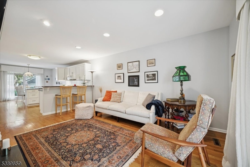 WOODSIDE - Residential