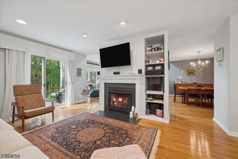 WOODSIDE - Residential