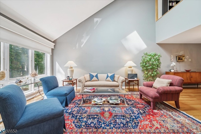 WOODSIDE - Residential