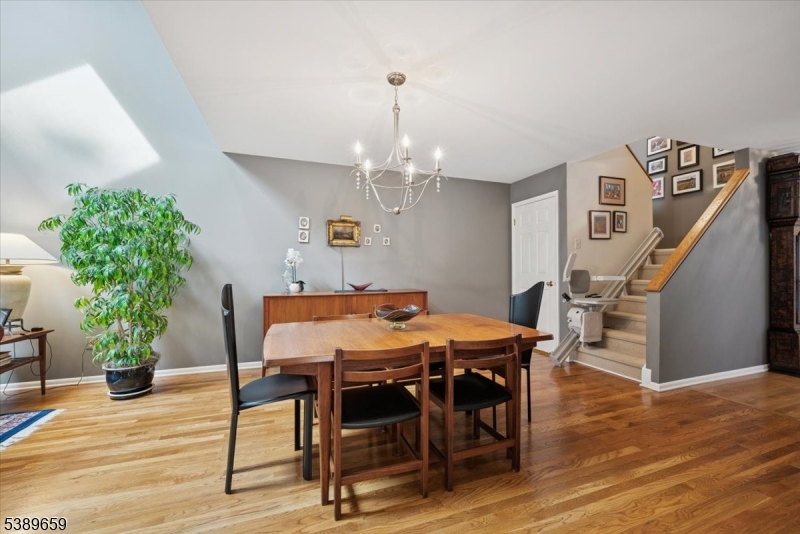 WOODSIDE - Residential